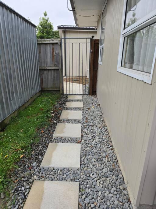 Chic Private Studio 5 Mins From Airport And Shops Christchurch Dış mekan fotoğraf